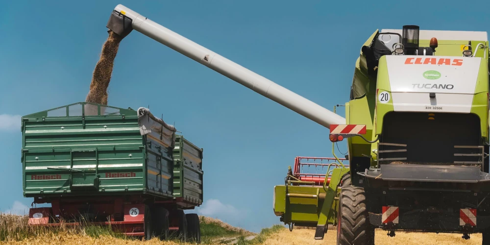 5 powodów, dlaczego zasuwa do zboża w przyczepie jest niezbędna dla skutecznego przewozu!